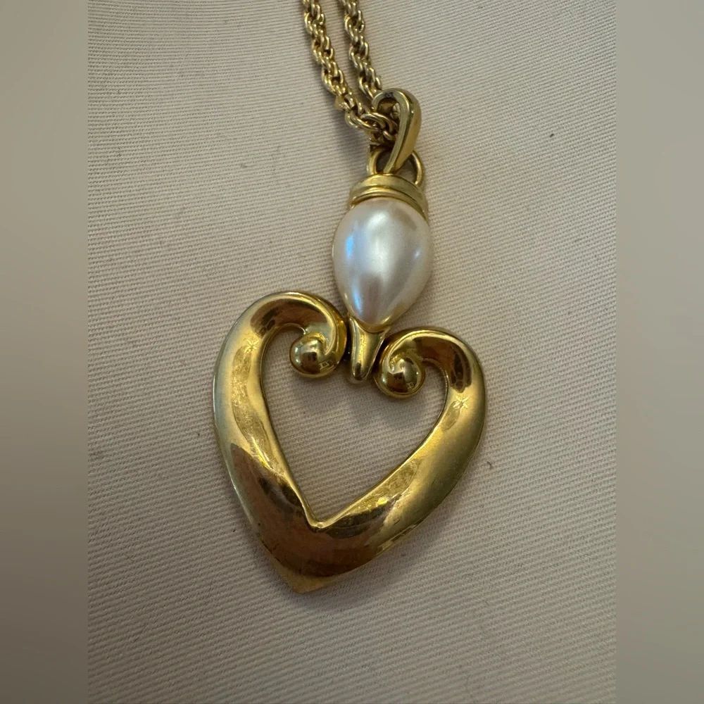 *Premier Designs* Goldtone Heart Pendant Necklace with Pearl Accent